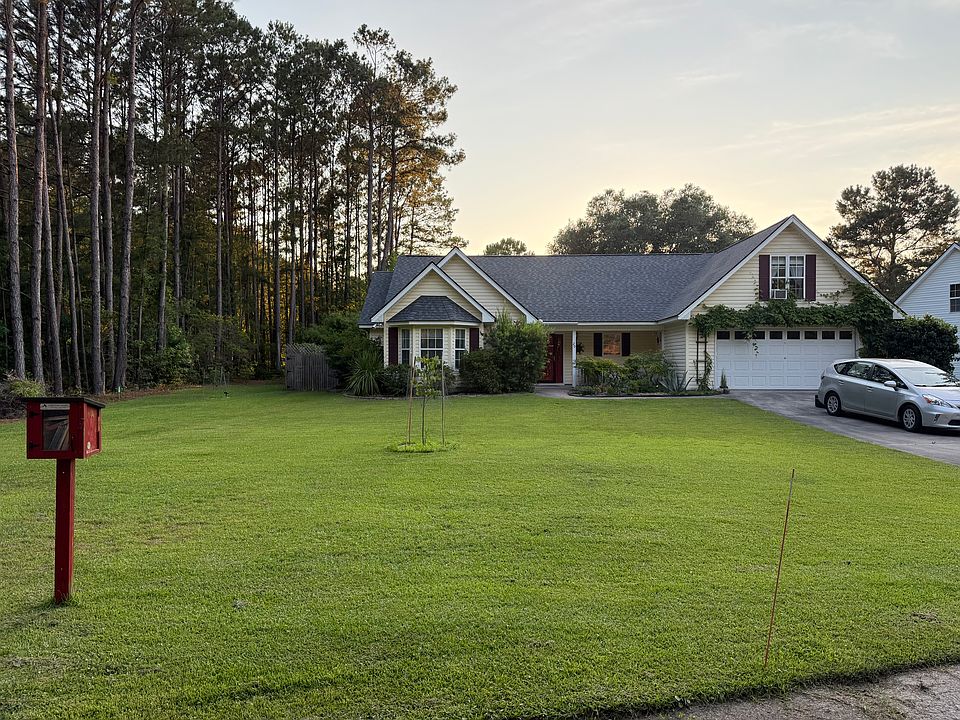 1st image of 20 Parrot Creek Dr