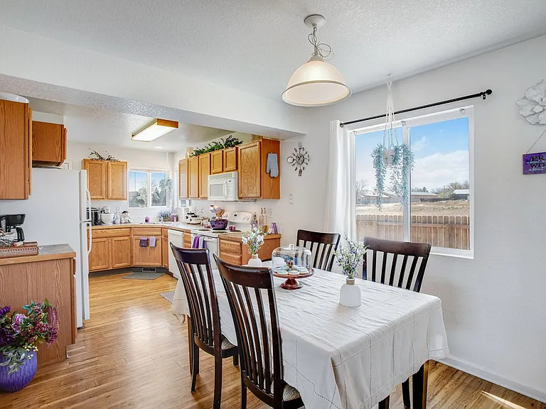 1725 Rowan Ln — Photo 10
