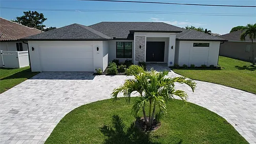 136 Kamal Parkway Cpe Photo 1
