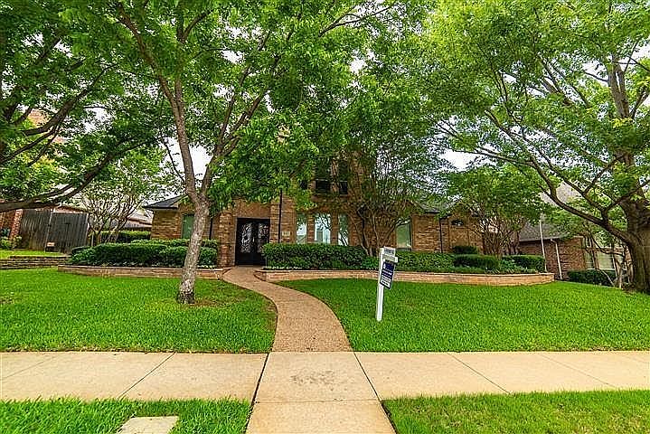 1st image of 834 Pelican Ln