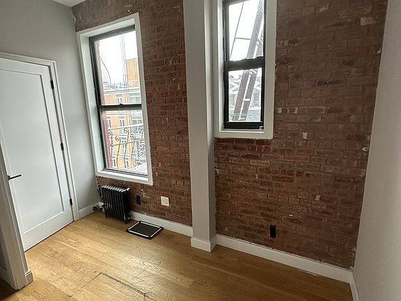 4th image of 23 Catherine St #5B