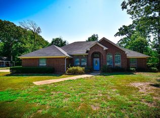 1139 S Broad St, Chandler, TX 75758