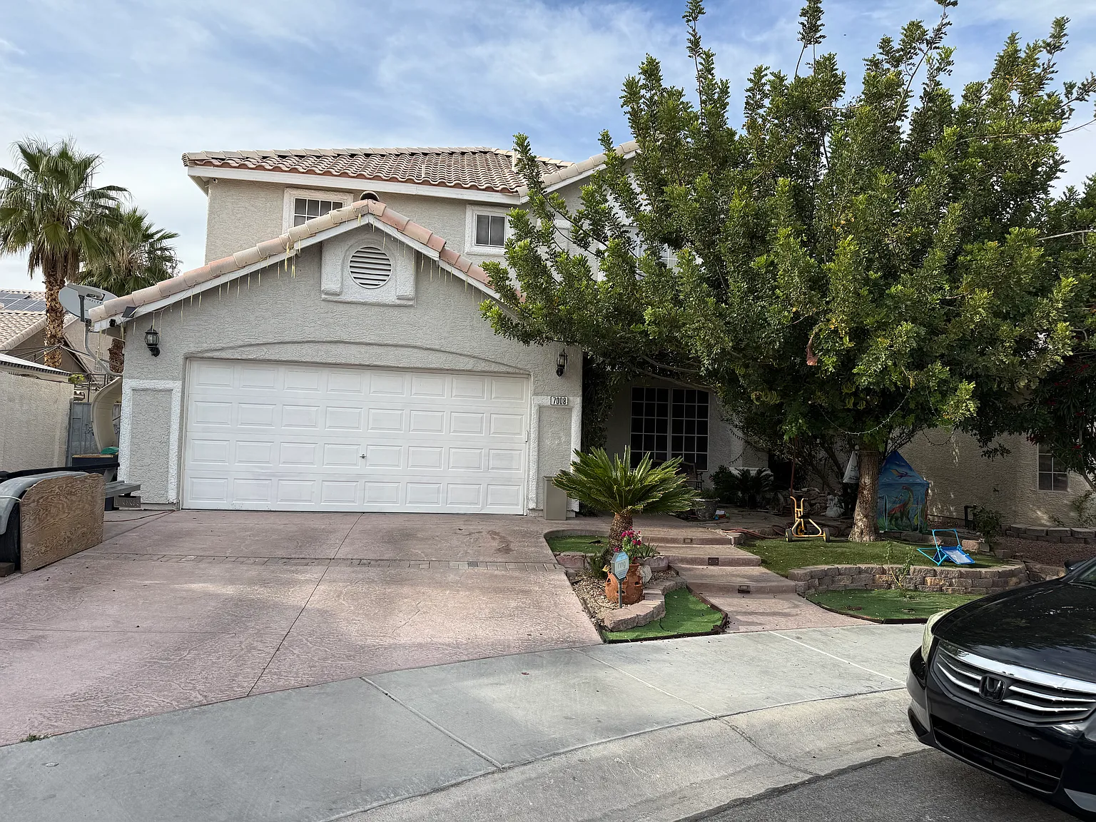 4 bed, 2.5 bath, 2075 sqft, $2,400 — Photo 4