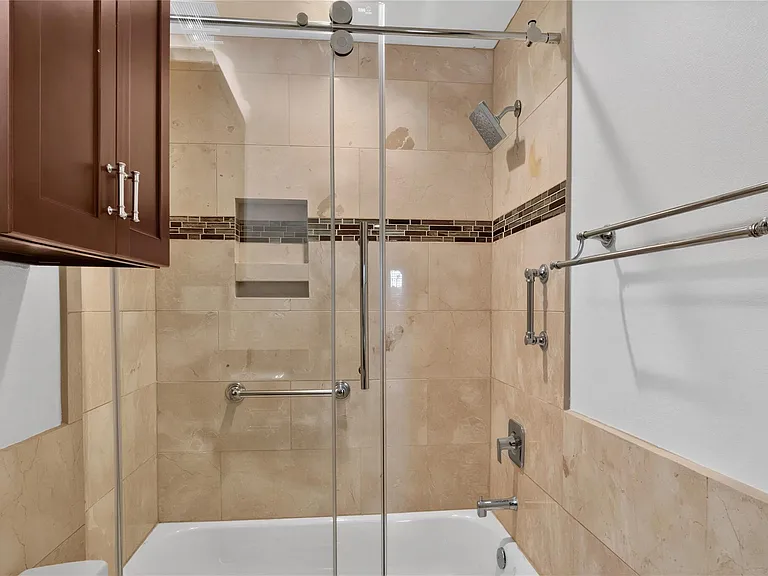 3208 Woodstone Dr — Photo 22