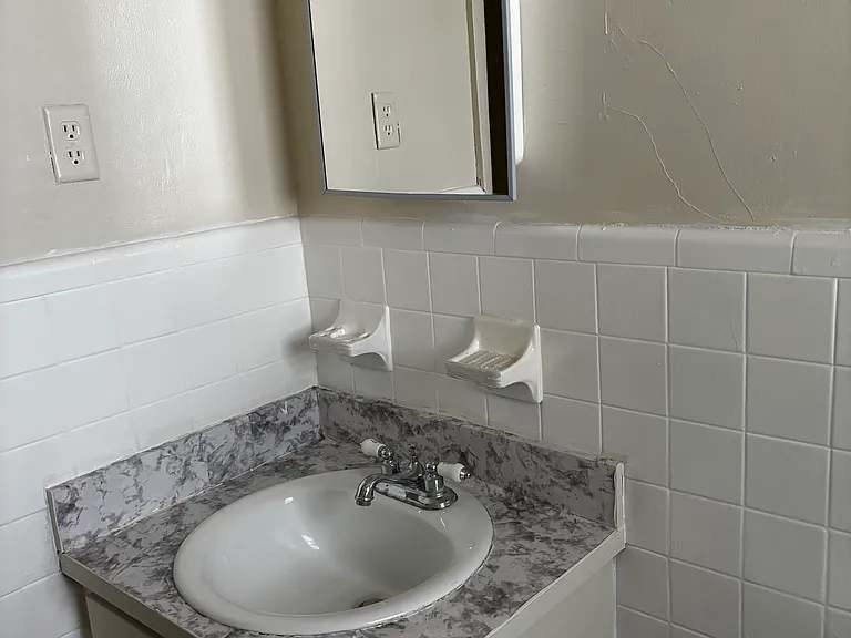901 NW 53rd St #1 — Photo 3