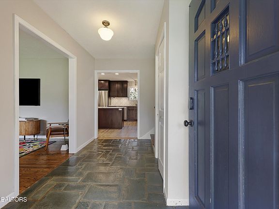 4th image of 216 Highfield Rd