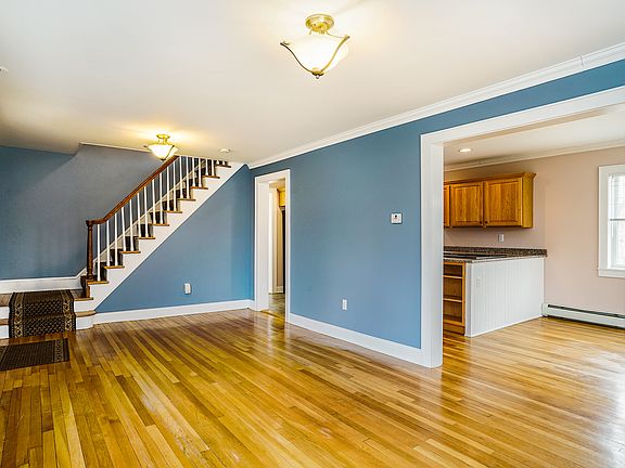 3rd image of 1761 Summit St