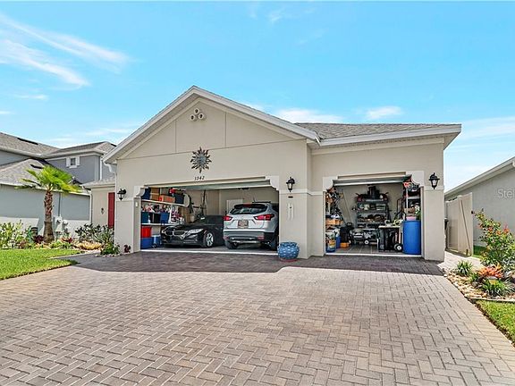 2nd image of 3942 Green Sabal Dr