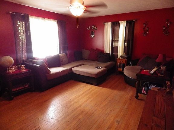 3rd image of 65 La Salle Dr