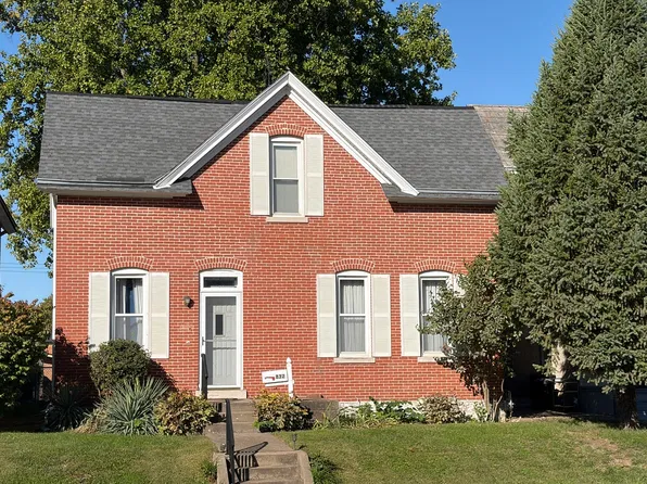 832 S 13th St, Quincy, IL 62301