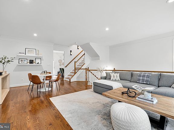 4th image of 4646 Knight Pl