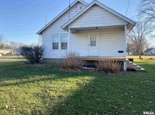 702 SW 2nd St, Aledo, IL 61231