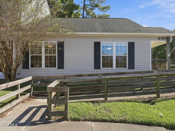 200 Palace Circle, Jacksonville, NC 28546