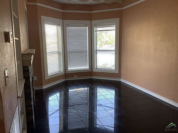 4th image of 1302 W Oakwood St