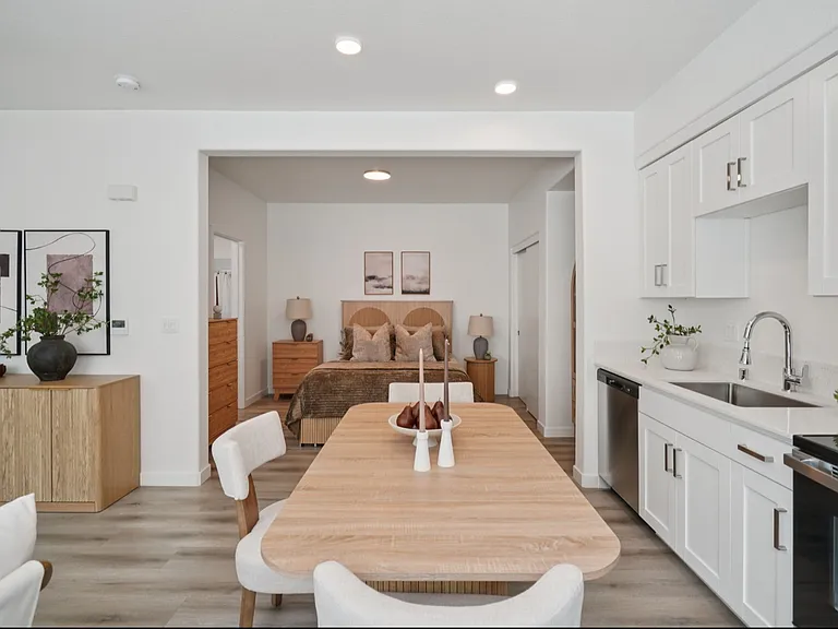 T20 Lofts — Photo 8
