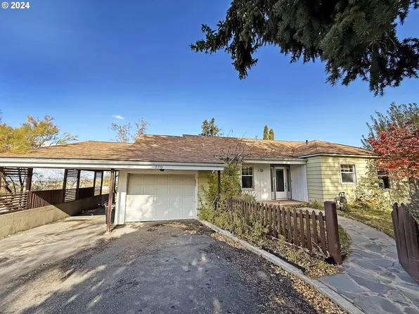 220 Hillcrest Dr, Baker City, OR 97814