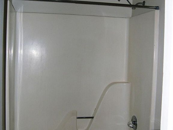 5th image of 512 Georgia Ave #B