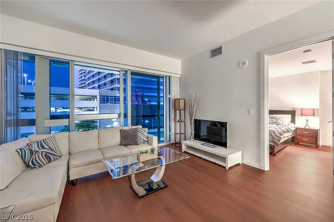 2 bed, 2.0 bath, 1111 sqft, $2,800 — Photo 3