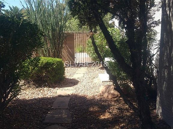 3rd image of 5395 Heatherbrook Cir