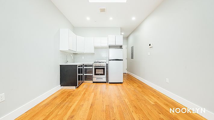 1st image of 1100 De Kalb Ave #3L
