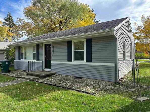 1320 N Woodridge Ave, Muncie, IN 47304