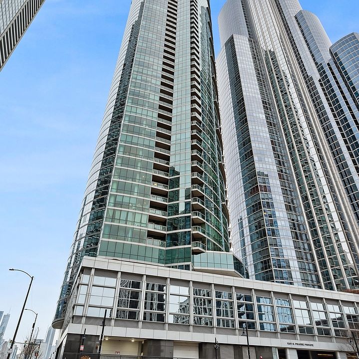 1st image of 1201 S Prairie Ave #4501