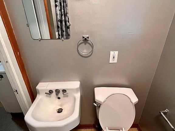 3rd image of 1745 Sanderson Ave APT 1