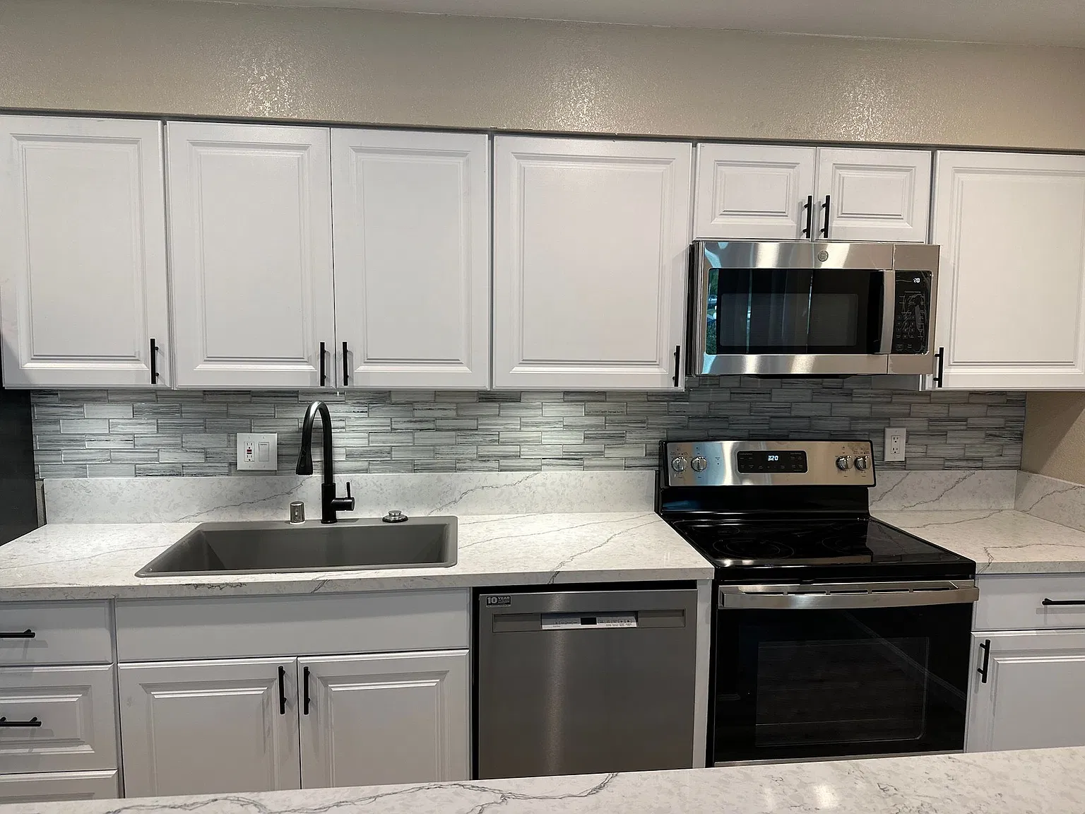 Los Arboles Apartments — Photo 4