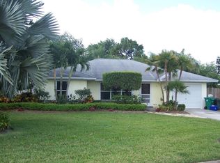 1498 SE Vesthaven Cir, Port Saint Lucie, FL 34952