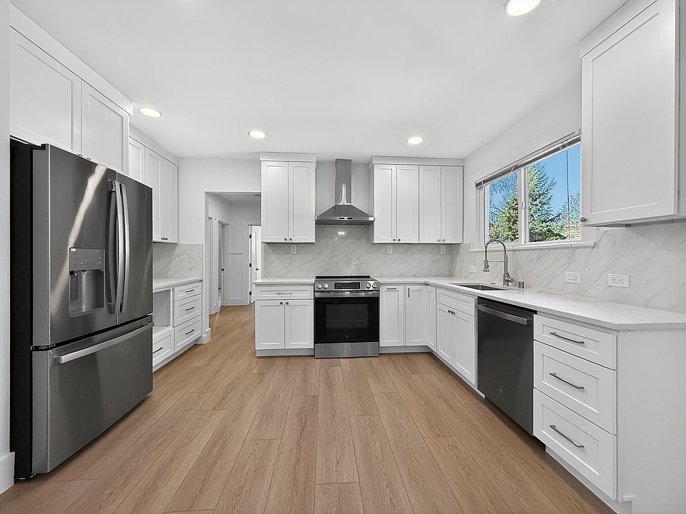 1st image of 13337 30th Ave NE #A
