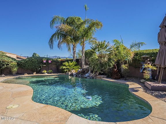 2nd image of 889 W Bosch Dr