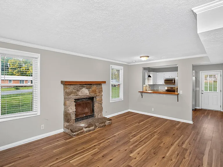 2303 Kimberly Dr — Photo 12