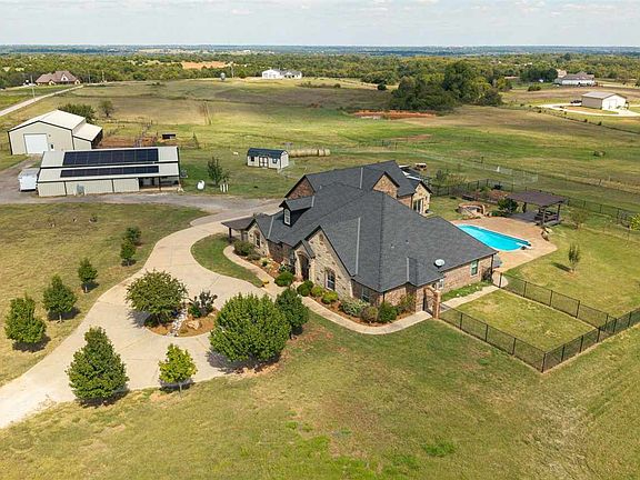 3rd image of 298 N Aspen Dr