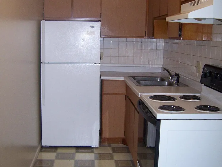 404 S Prairie St — Photo 5