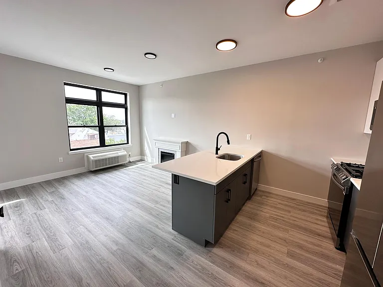4607 Tonnelle Ave #204 — Photo 3