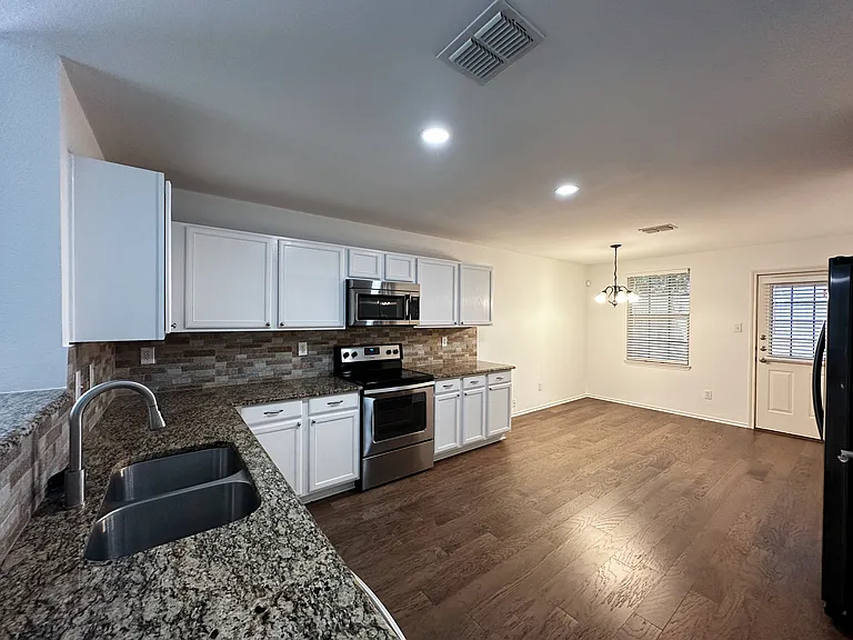 12943 Vassar Dr — Photo 6