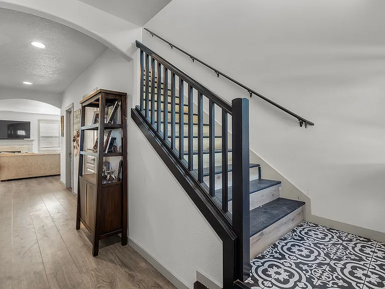 4476 SW Salmon Pl — Photo 5