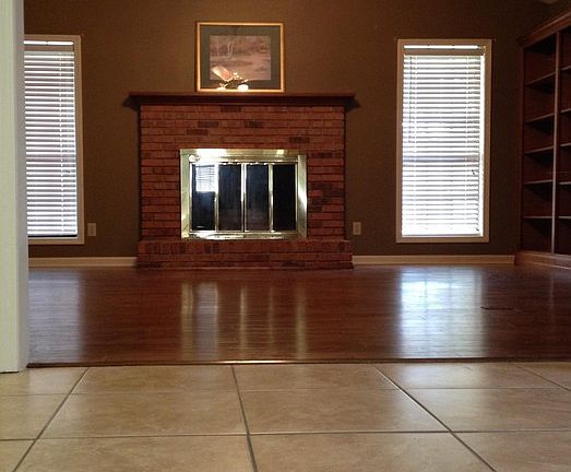 kitchen
						:
						from the den