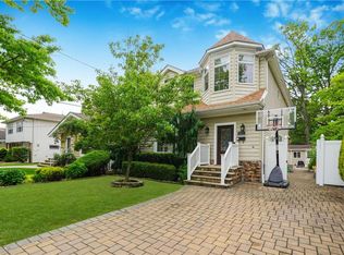 231 N Railroad Ave, Staten Island, NY 10304
