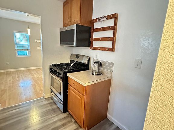 5th image of 1141 E 67th St #1/2
