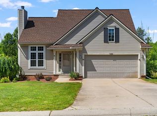 1288 Natalie Dr, Fenton, MI 48430