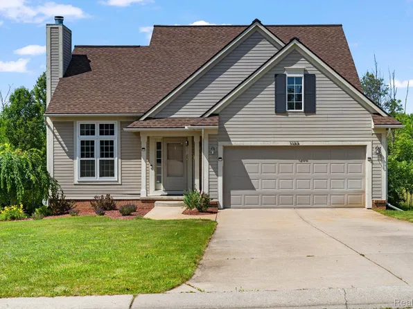 1288 Natalie Dr, Fenton, MI 48430