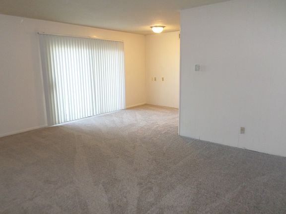 5th image of 1620 Fairchild Ave APT 10