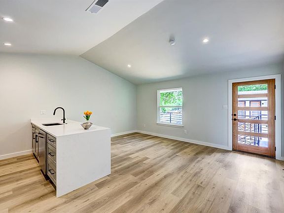 4th image of 1205 Hollow Creek Dr #201
