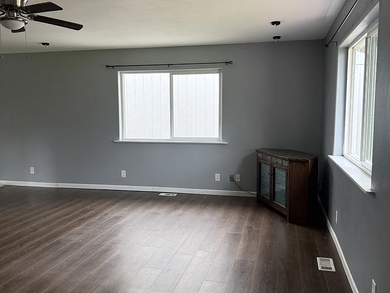 2150 S Bay View Dr — Photo 2