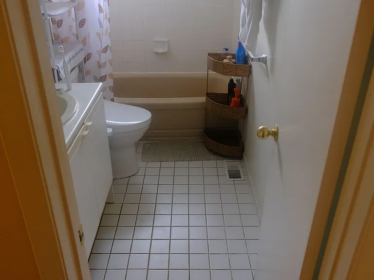 64 Grove Park Cres — Photo 12