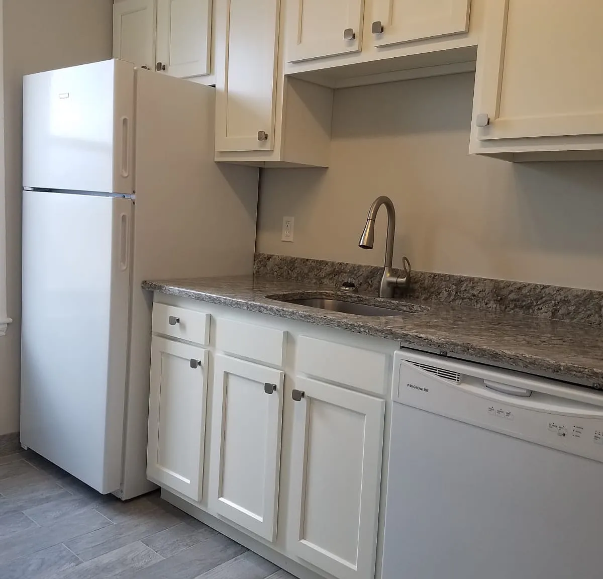 3 bed, $4,350 — Photo 4