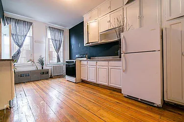 Rented by Rennit Inc.