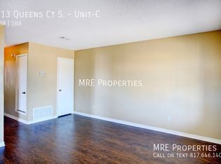 313 Queens Ct S APT C, Mansfield, TX 76063