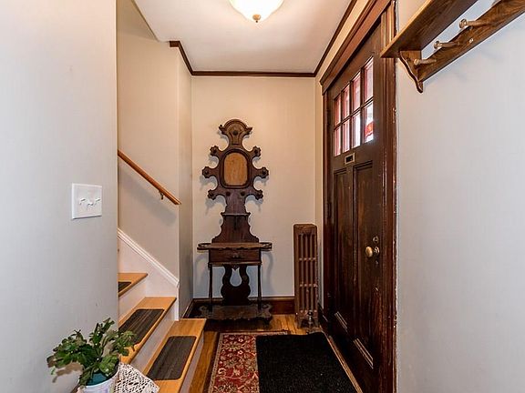 5th image of 14 Eastwood Cir